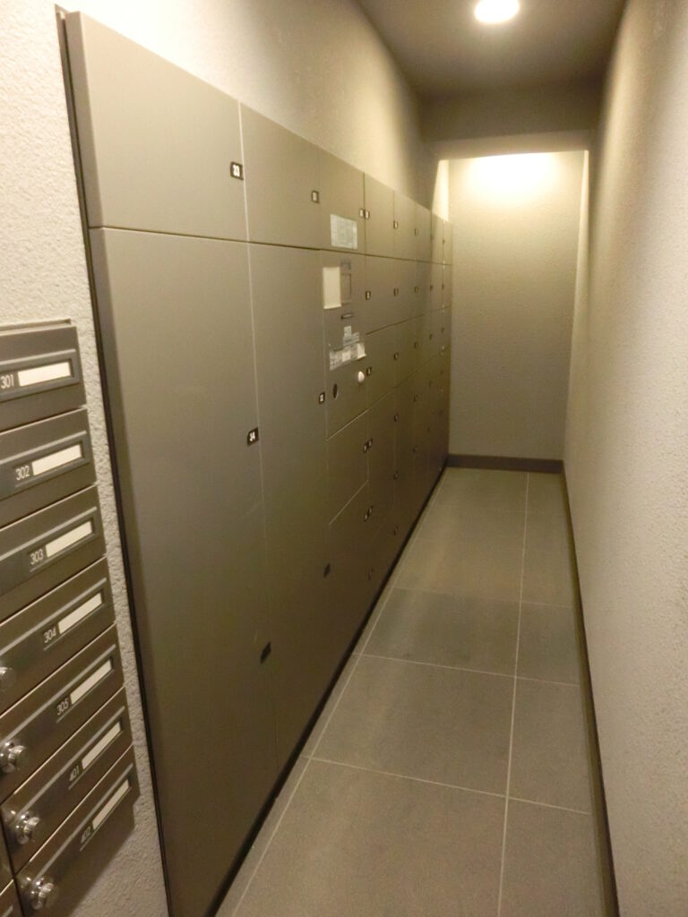 宅配ボックスの画像